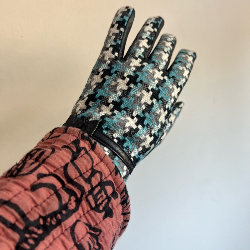 Lamb skin real leather gloves
